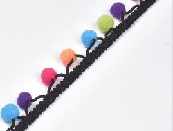 Custom wholesale multi-color pom pom tassels for garment